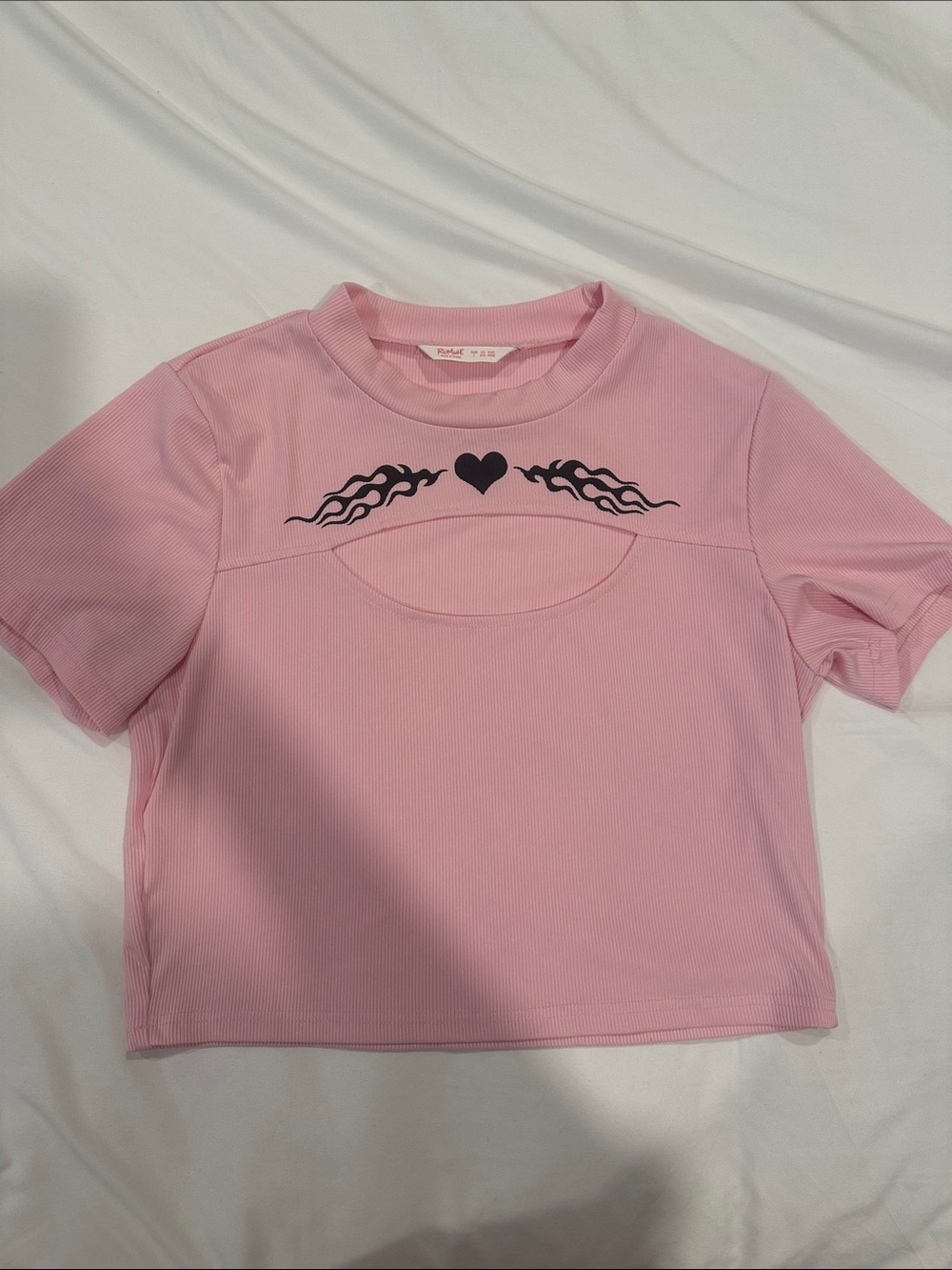 3/$10 Cropped pink tshirt large